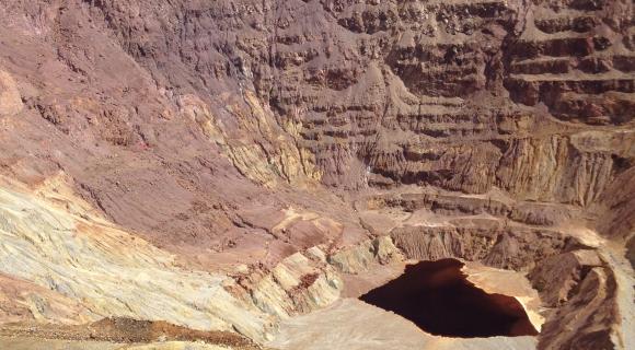Mine pit